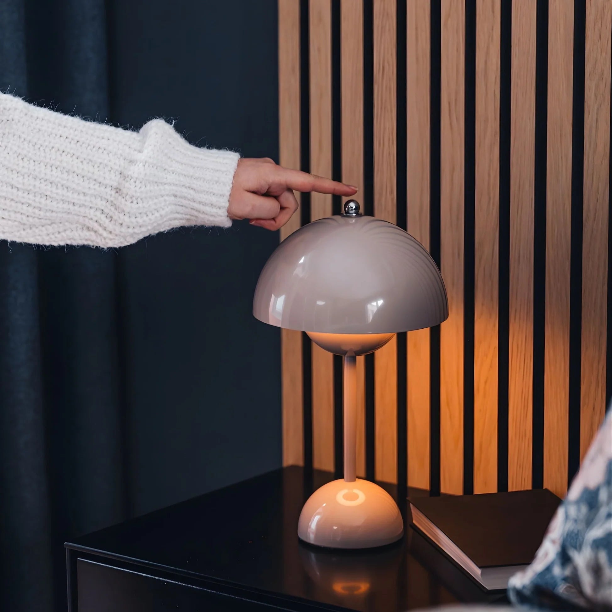 Bärbar Flowerbud Skrivbordslampa